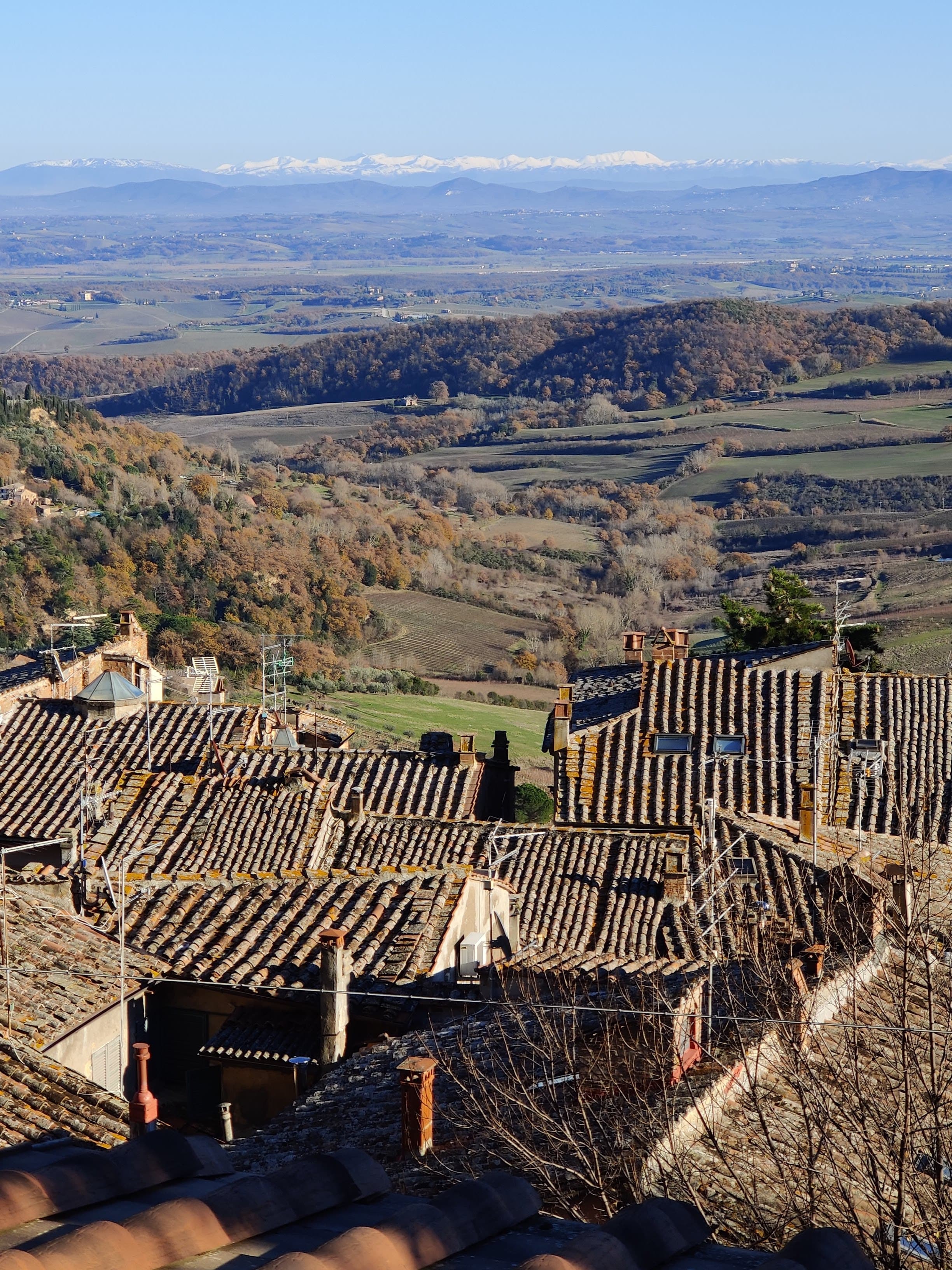Montepulciano — città collinare e capitale del Vino Nobile