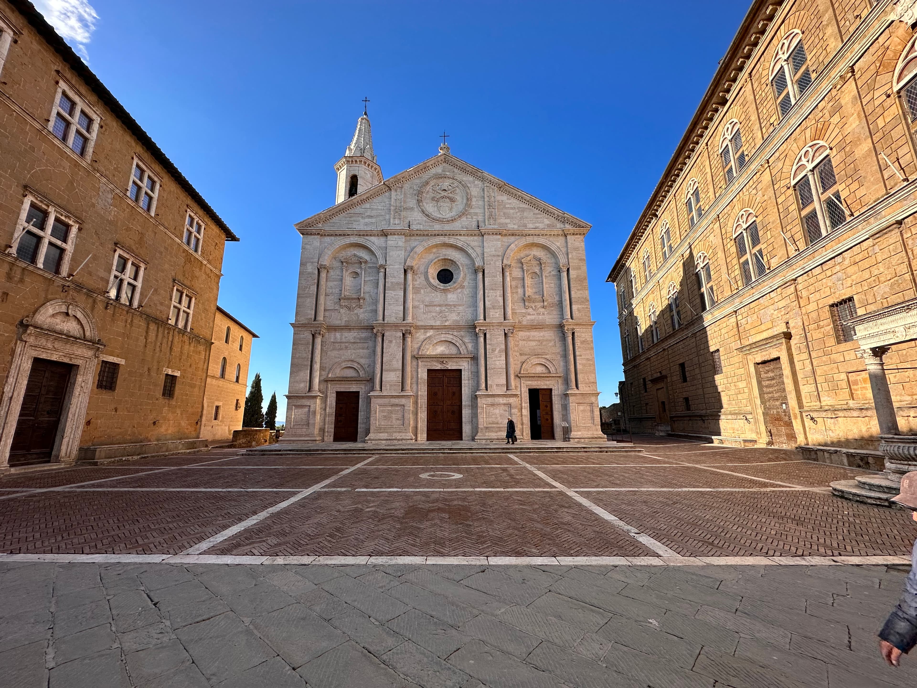 Pienza Duomo — the Renaissance cathedral of Piazza Pio II, perfect symmetry